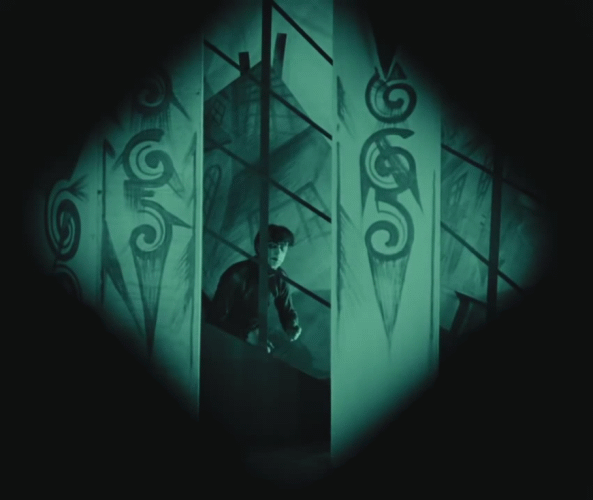 fermo-immagine dal film Das Cabinet des Dr. Caligari, Il gabinetto del Dottor Caligari, diretto nel 1920 da Robert Wiene
