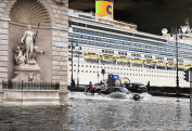Foto digitale di cm.45x30 denominata Trieste scorcio di piazza Unità realizzata da Olga Micol nel 2008
