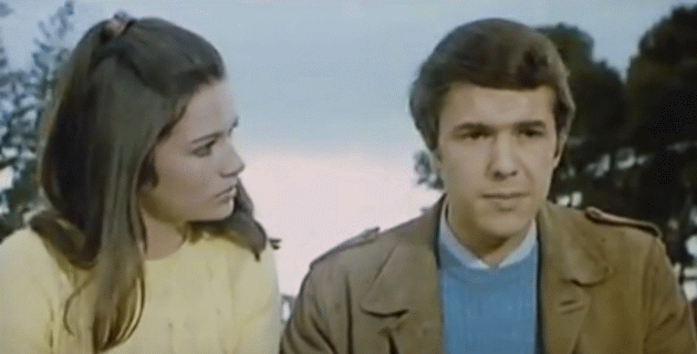 Fermoimmagine del cantautore Salvatore Adamo, attore nel film Les Arnaud, realizzato nel 1967 e in Italia distribuito con il titolo Voglia vivere la mia vita