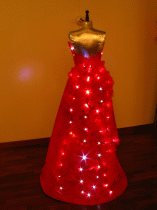 Abito di luce per Violetta Valery 2003 per La Traviata, di Giuseppe Verdi- taffetas, organza, tulle, frammenti di luce cm.150x170 ideato da Marianna Accerboni e realizzato da Studio Moda Isabella Rotta - Trieste - Copyright - Trieste agosto 2003